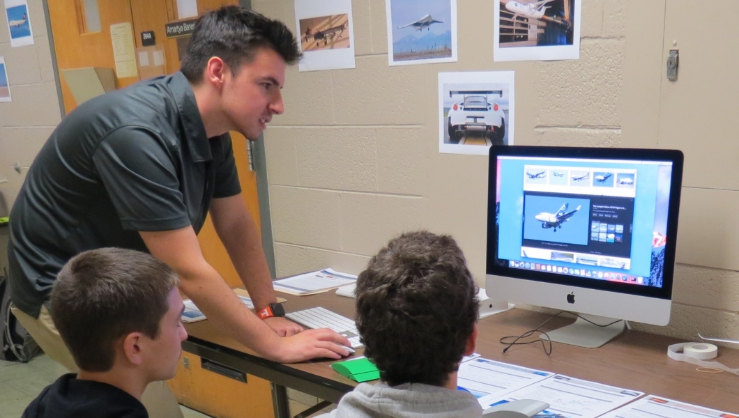 Tennessee high school students learn about next-generation aircraft concepts during Engineers Day 2018.